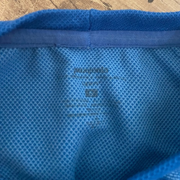 Patagonia capilene 3 base layer. Beautiful blue. Excellent condition. Small - Picture 6 of 6
